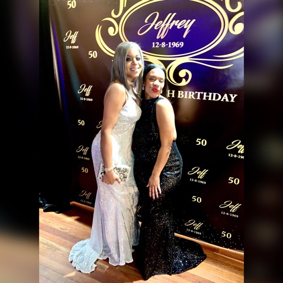 Dress - Picture 4 of 4